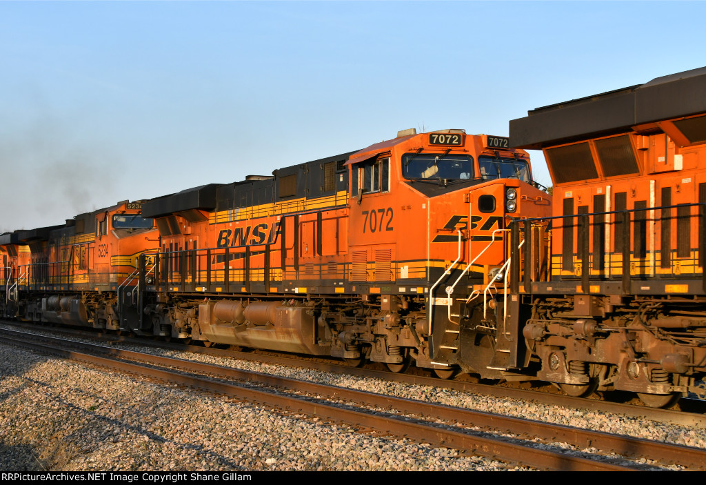 BNSF 7072 Roster shot.